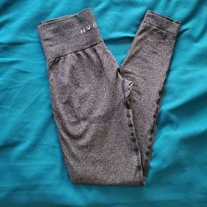 High-waisted leggings